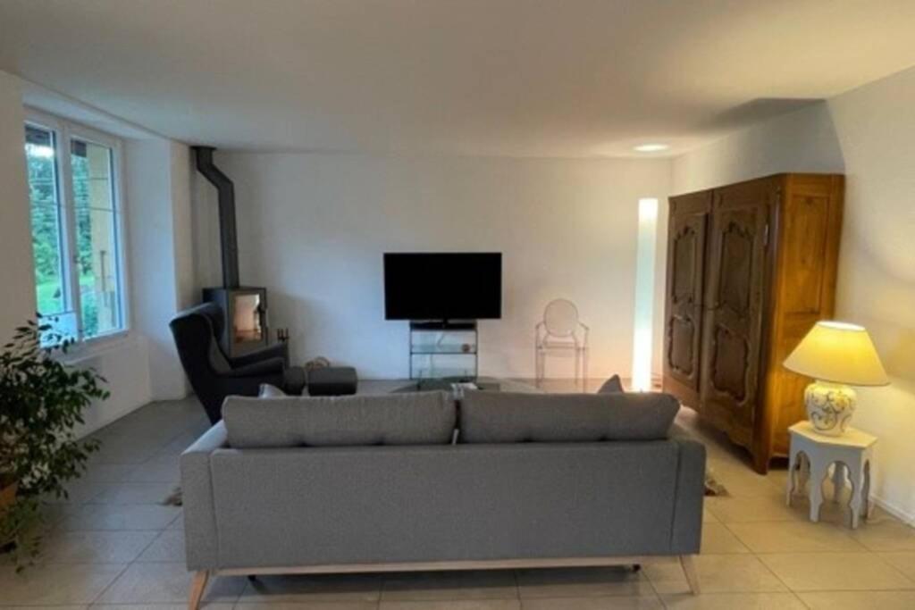 Voeens, St-blaise, Entier - 2 Apartment